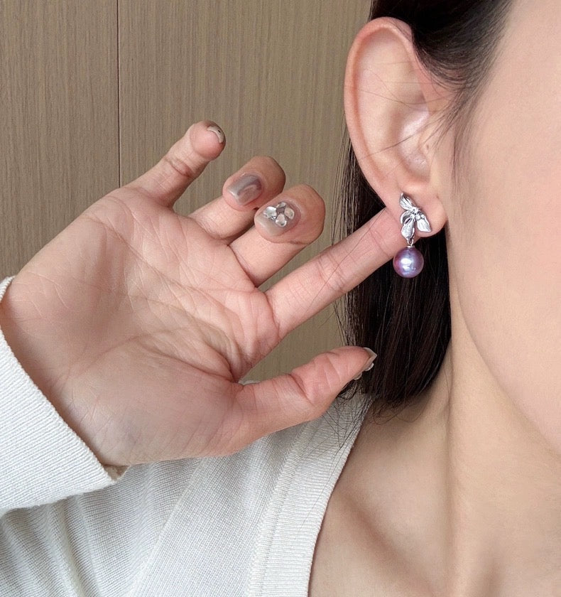 ‘’ Floral Words‘’ Iris purple Edison Earrings