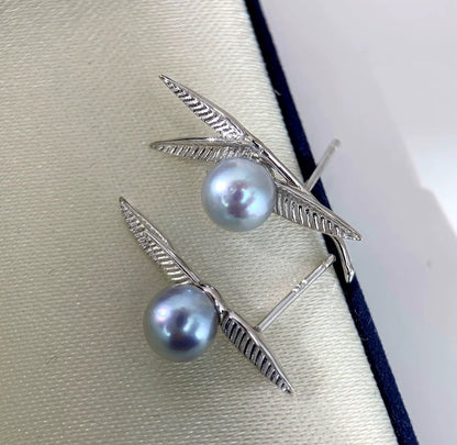‘’ Floral Words‘’ Bamboo Blue Akoya Pearl Earring