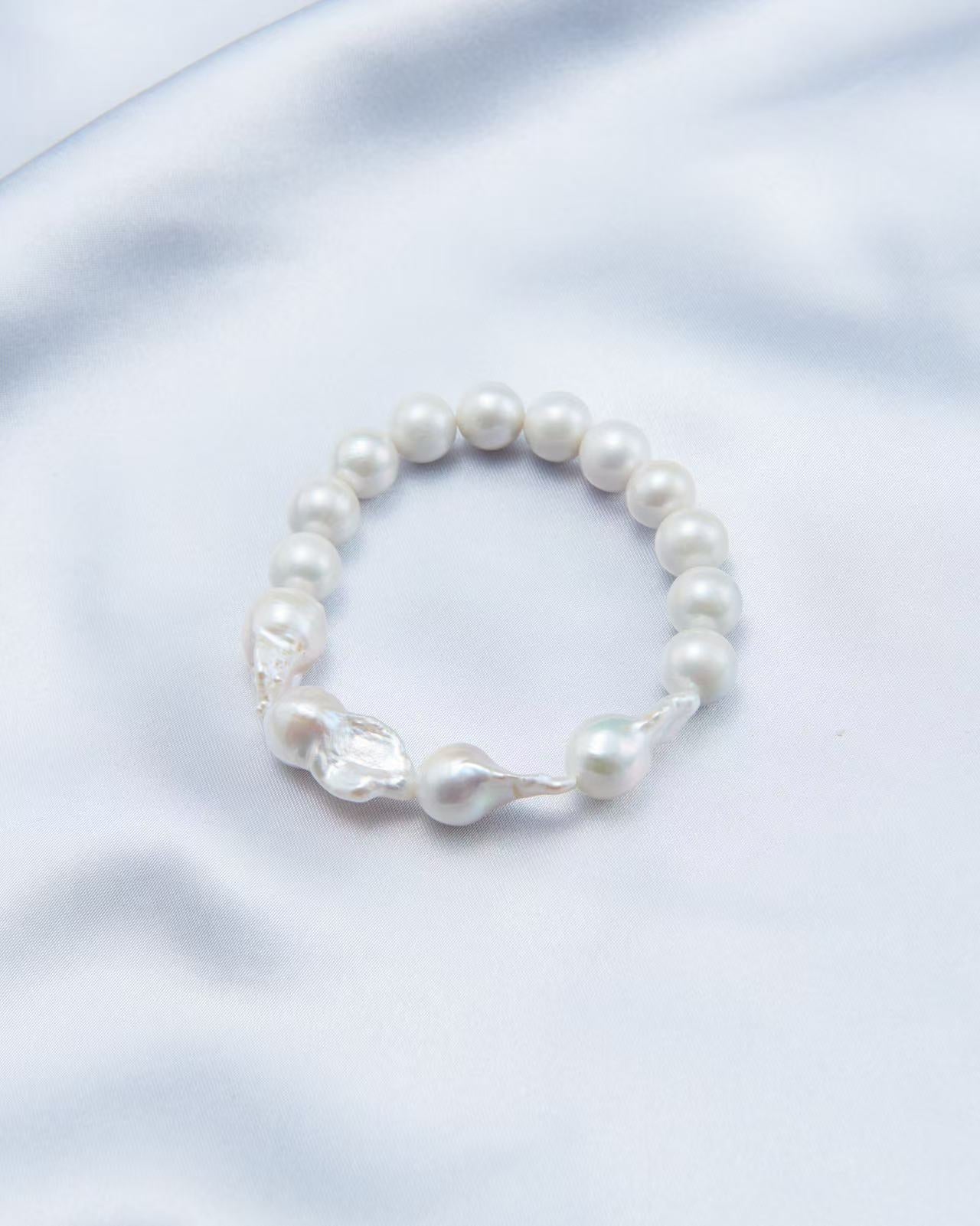 Cream Beads Baroque Pearl Bracelet