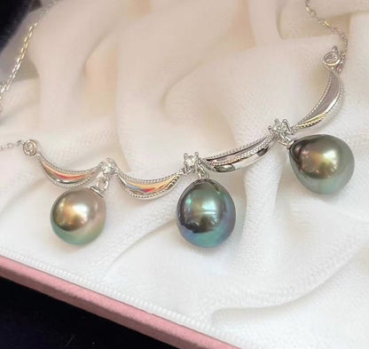 Princess Aurora Teardrop Tahitian Necklace