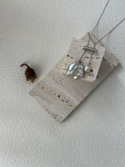 “Balance Wood” Shell Baroque Necklace
