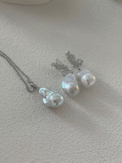 Cold Light Plating Classic Collection Baroque Pendant