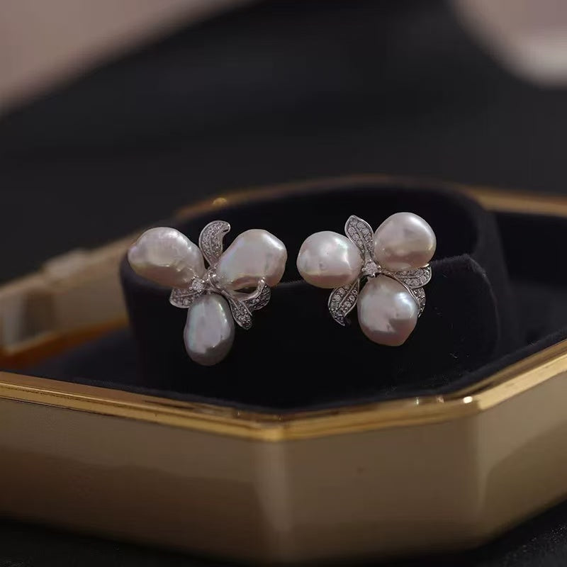 'Sakura whispering' freshwater three-leaf petal keshi pearl stud earrings & ring set