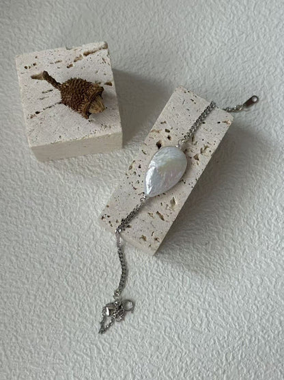 ‘Streams and Oceans’ Water Drop Flat Baroque Series Set (Earrings, Necklace, Bracelet)