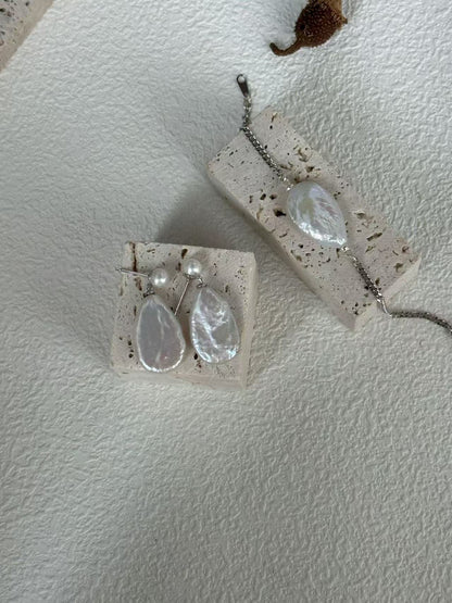 ‘Streams and Oceans’ Water Drop Flat Baroque Series Set (Earrings, Necklace, Bracelet)