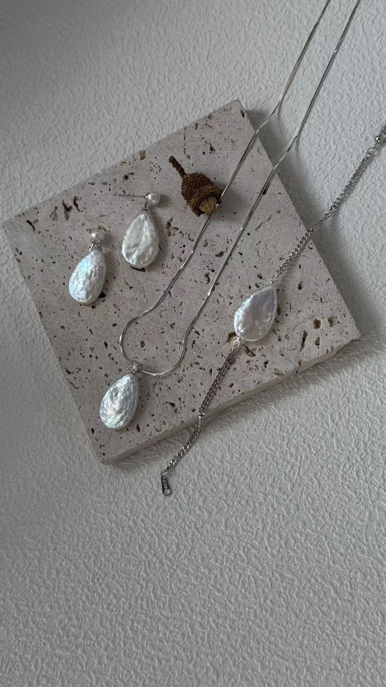 ‘Streams and Oceans’ Water Drop Flat Baroque Series Set (Earrings, Necklace, Bracelet)