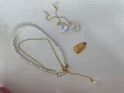 Petal pearl long earrings