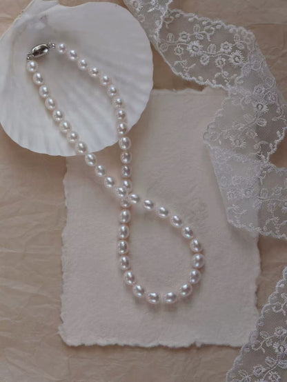 Teardrop-shaped pink lustre freshwater pearl necklace