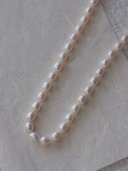 Teardrop-shaped pink lustre freshwater pearl necklace