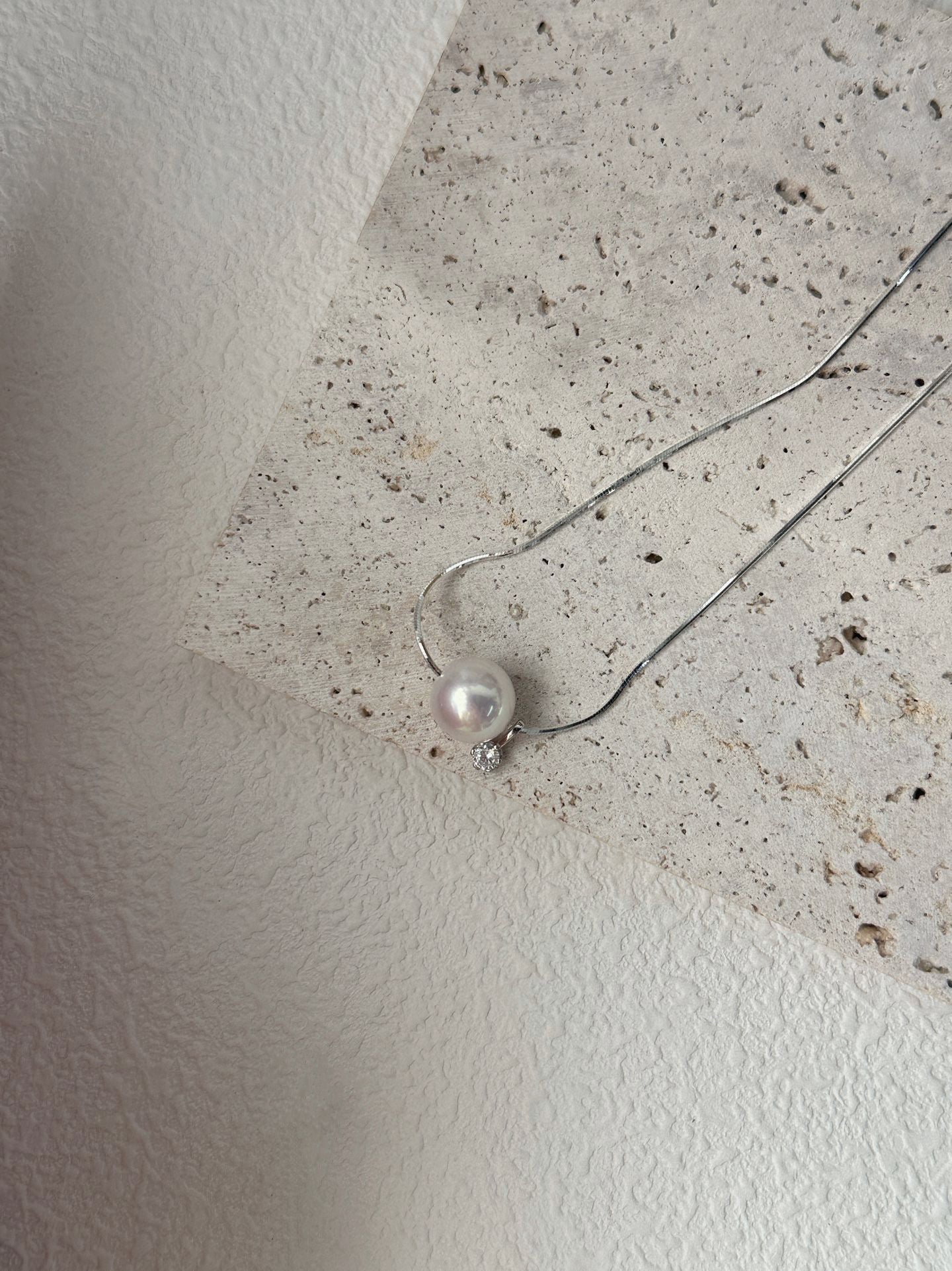 Seawater Round Pearl Diamond Necklace