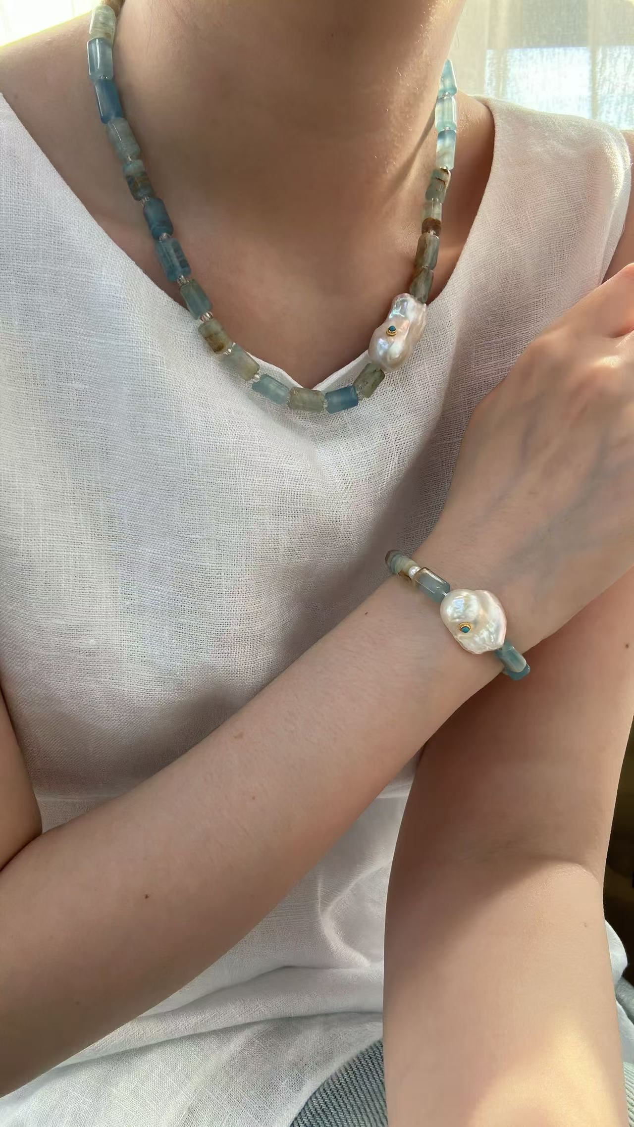 Blue Eye Turquoise Crystal Baroque Bracelet