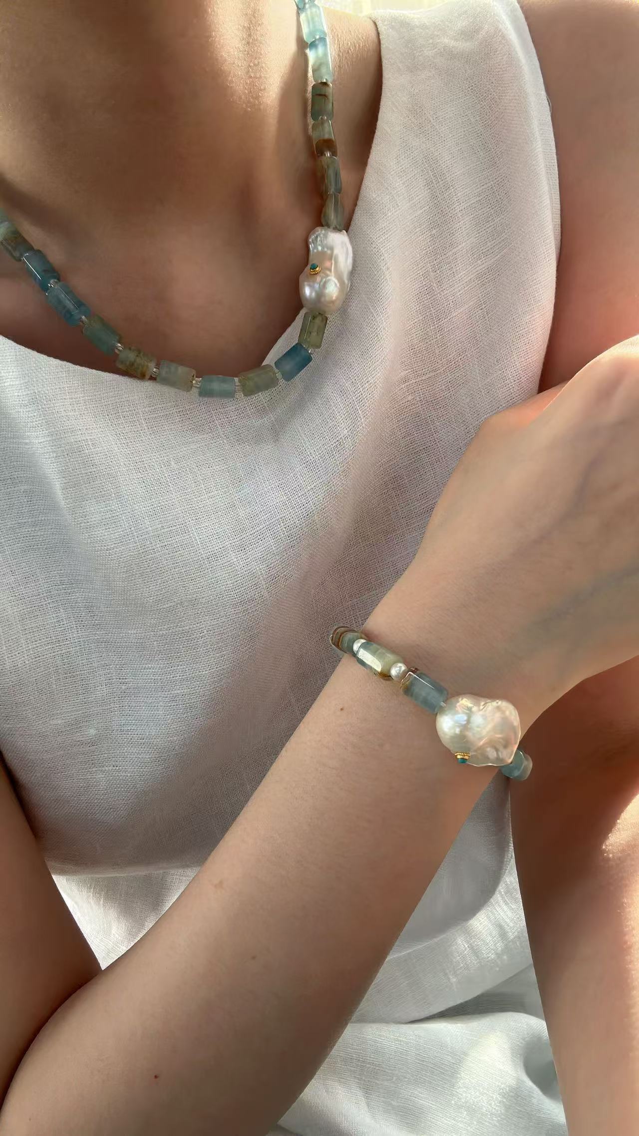 Blue Eye Turquoise Crystal Baroque Bracelet
