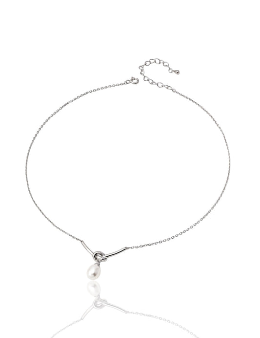 V-shaped delicate pearl pendant