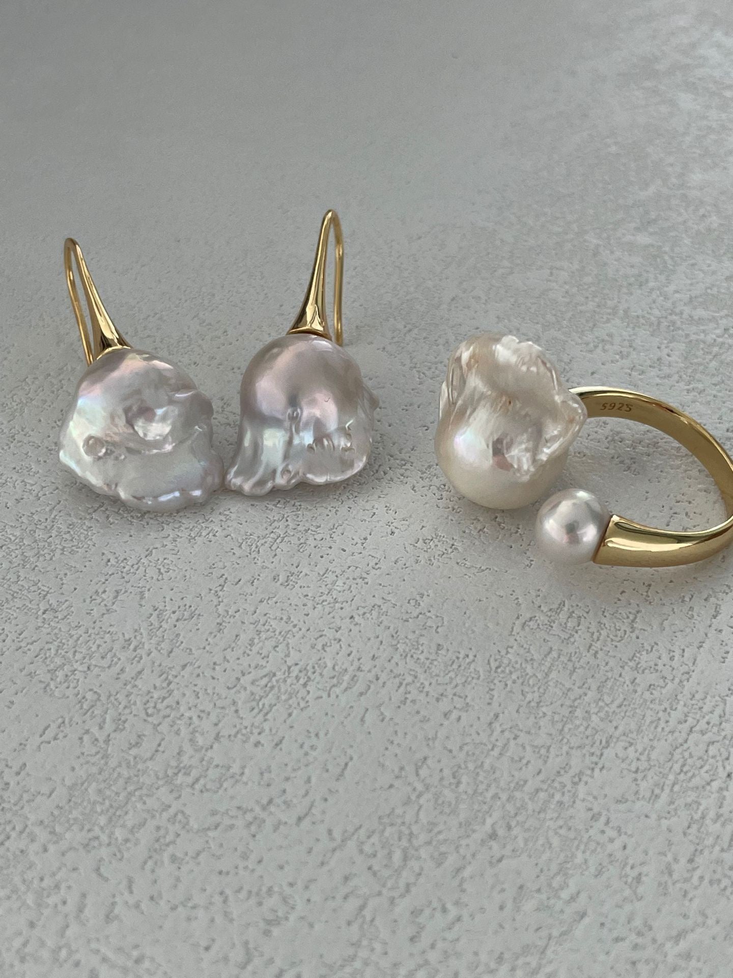 Cream Dumplings Large Core Baroque Earrings