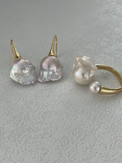 Cream Dumplings Large Core Baroque Earrings