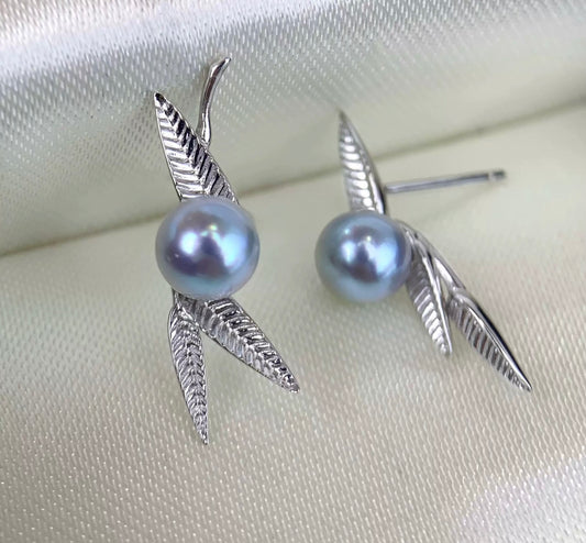 ‘’ Floral Words‘’ Bamboo Blue Akoya Pearl Earring