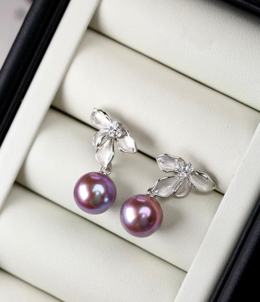 ‘’ Floral Words‘’ Iris purple Edison Earrings