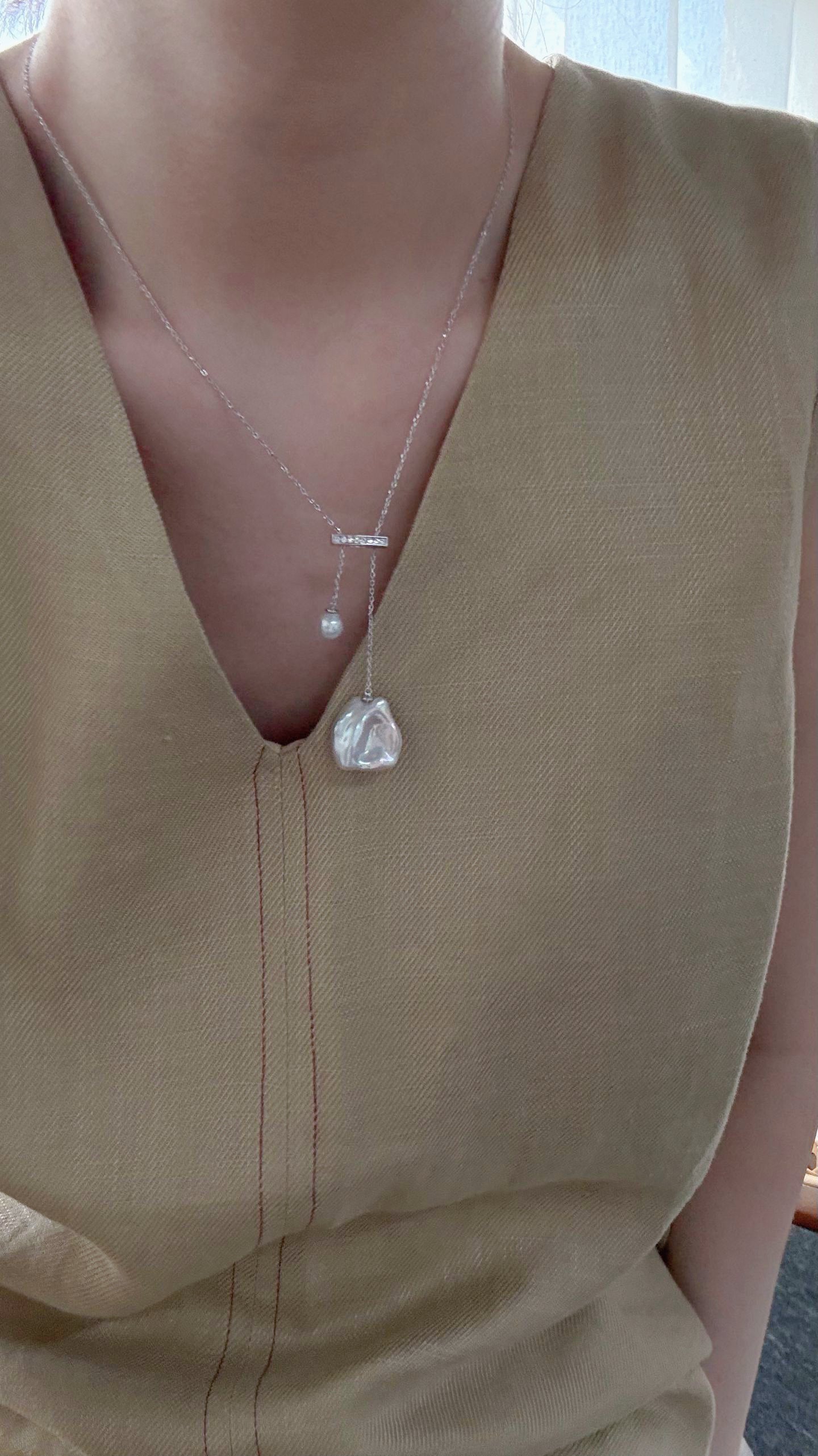 “Balance Wood” Shell Baroque Necklace