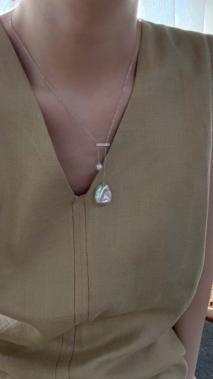 “Balance Wood” Shell Baroque Necklace