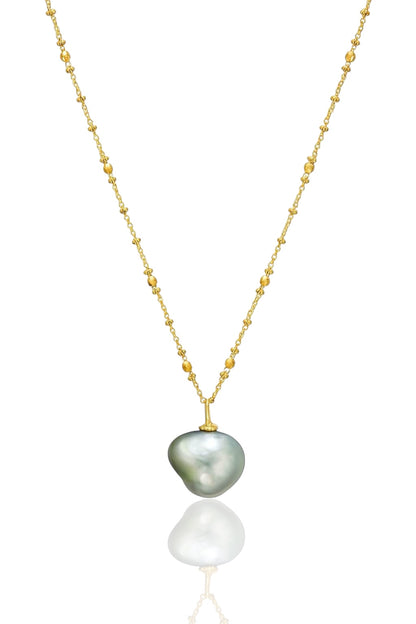 “Small half-ripe pumpkin” Gold and Green Gilt Rare Australian White Sea Water Pearls Necklace