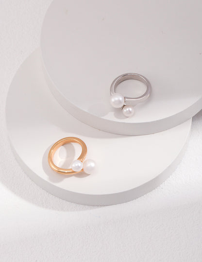Nude Pearl Floating Ring