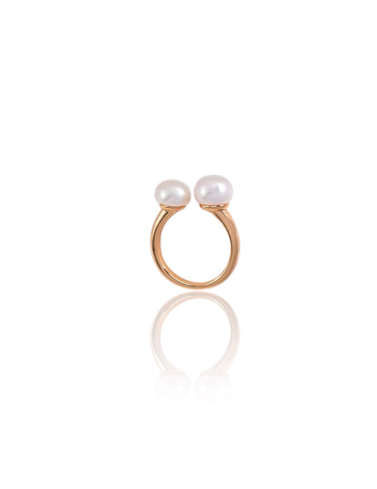 Nude Pearl Floating Ring