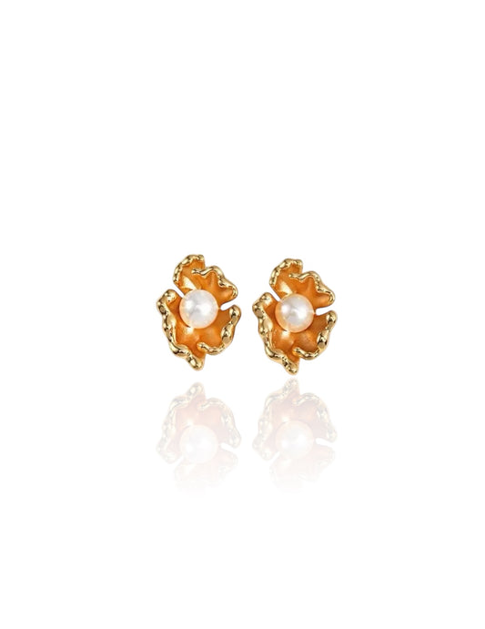 Sea Wave Pearl Earring