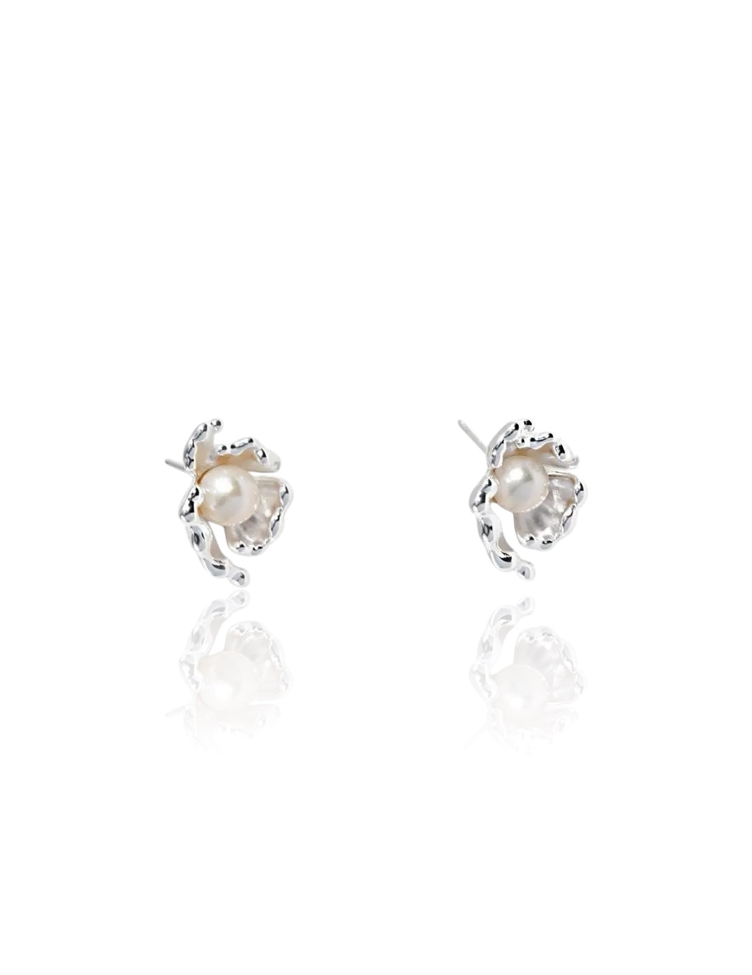 Sea Wave Pearl Earring