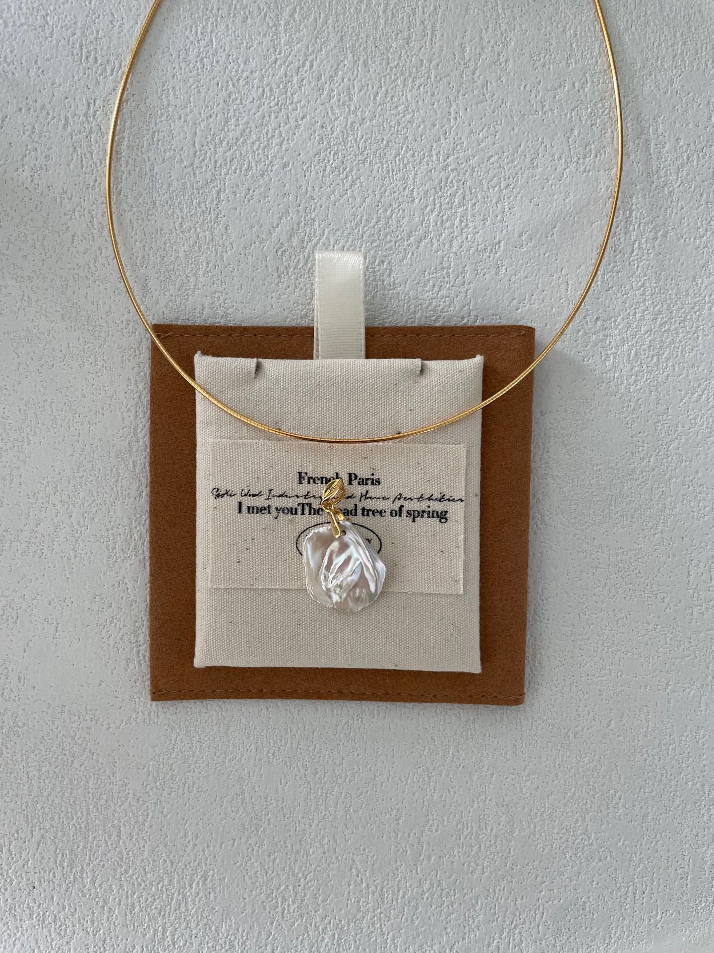 Silver full moon pearl necklace