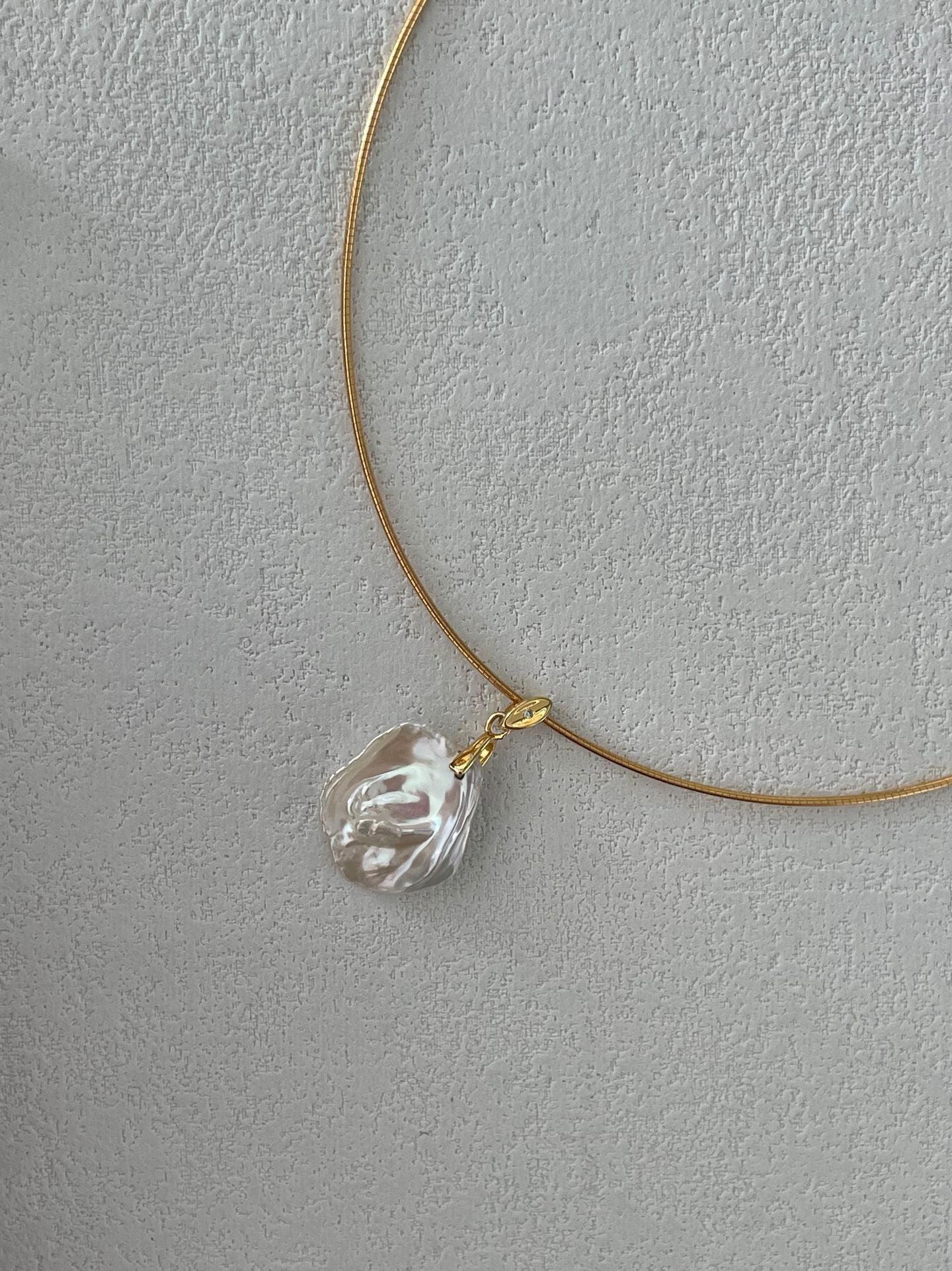 Silver full moon pearl necklace