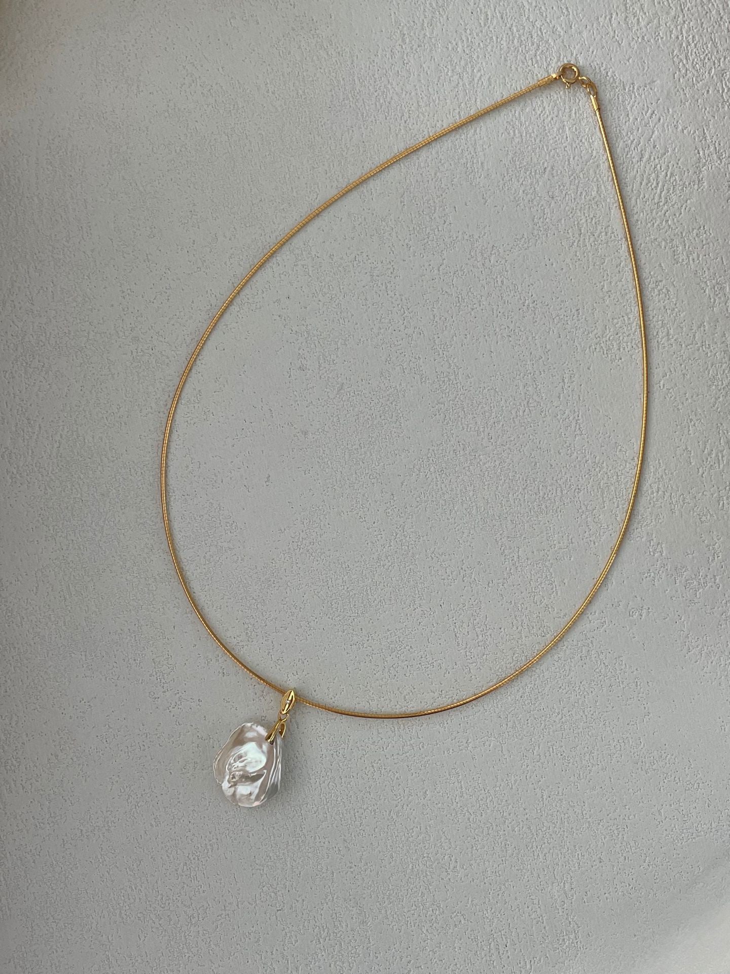 Silver full moon pearl necklace