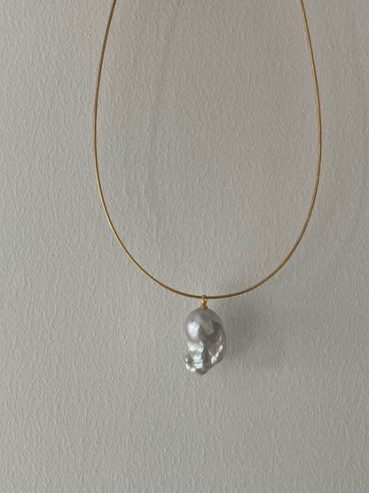 White Blood little bird Baroque Necklace