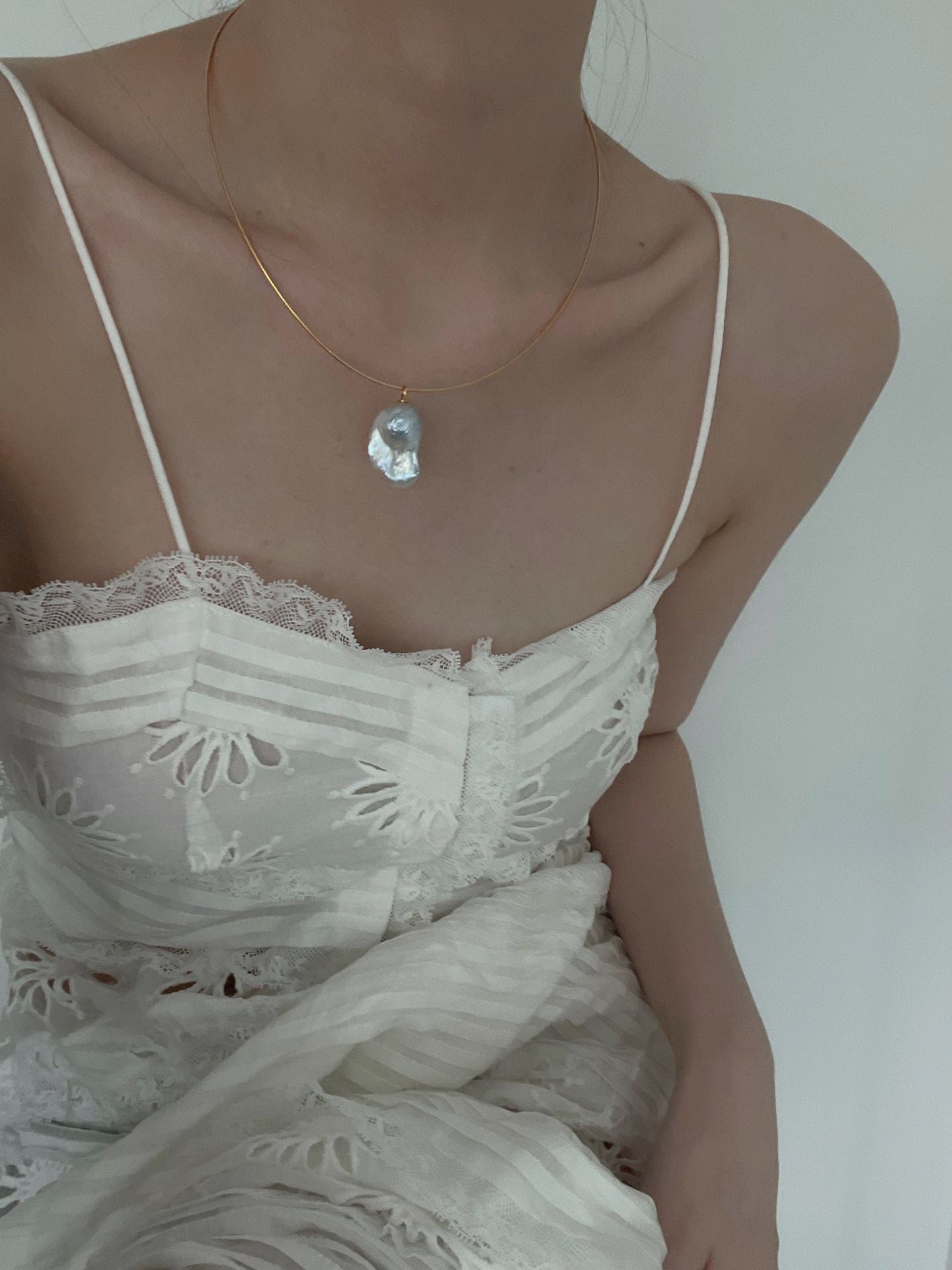 White Blood little bird Baroque Necklace