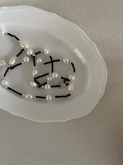 Baroque Sea Round Pearl & Onyx Beads Long Sweater Chain