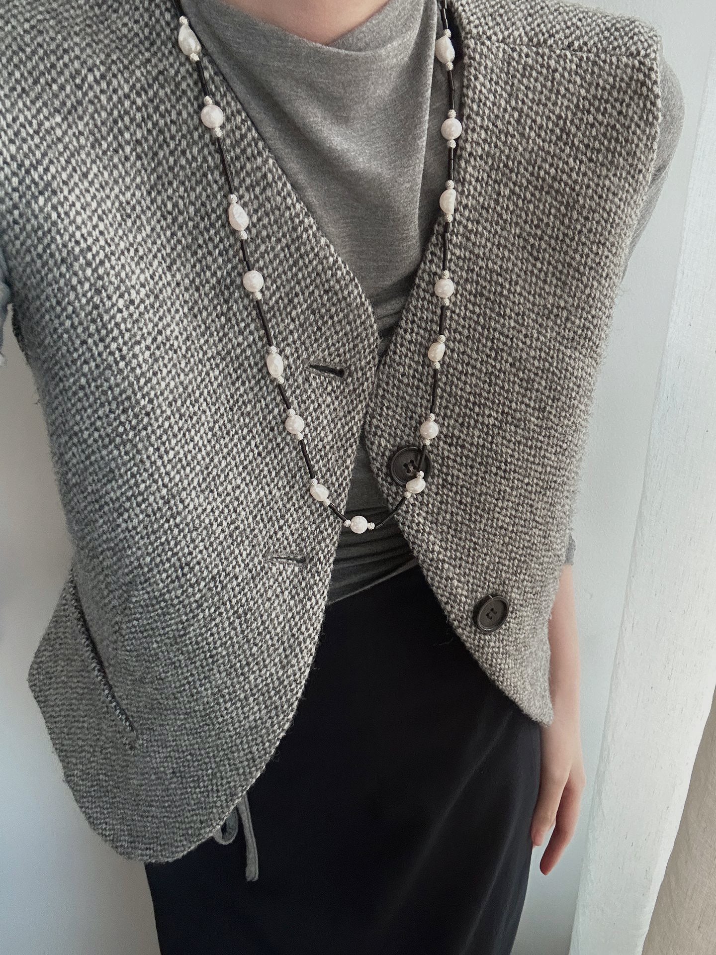 Baroque Sea Round Pearl & Onyx Beads Long Sweater Chain