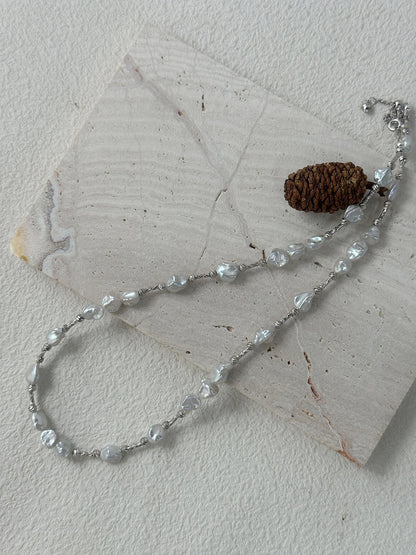 Silver and Blue Flow・Natural Keshi Pearl Silver Knot Necklace