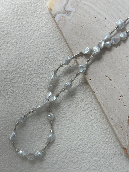 Silver and Blue Flow・Natural Keshi Pearl Silver Knot Necklace