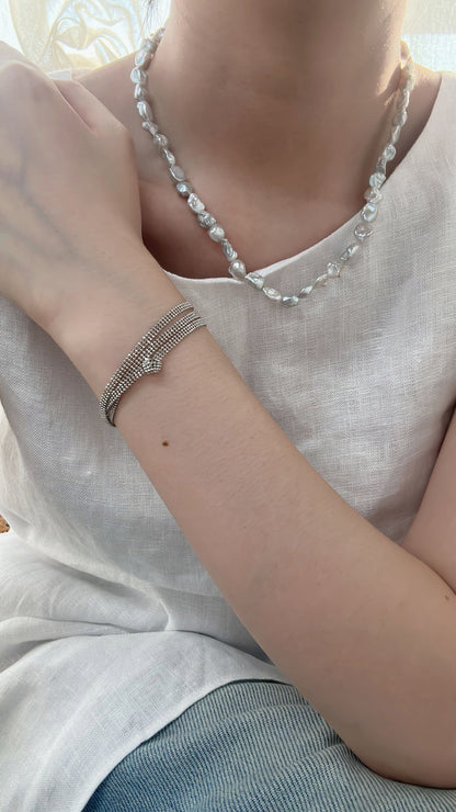 Silver and Blue Flow・Natural Keshi Pearl Silver Knot Necklace