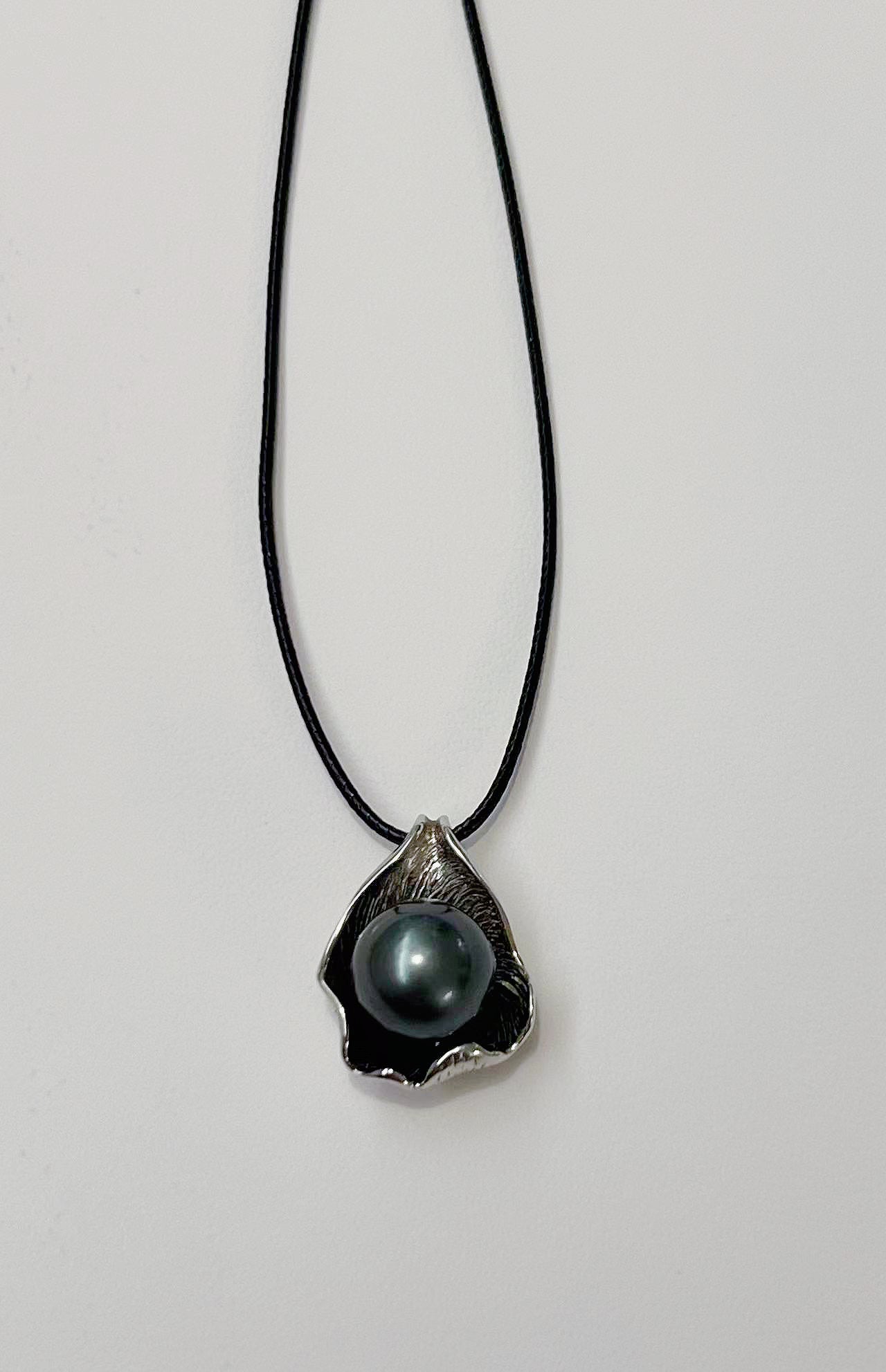 ‘Cthulhu Mythos’ Antiques Seawater Pearl Pendant Collection
