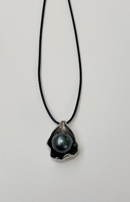 ‘Cthulhu Mythos’ Antiques Seawater Pearl Pendant Collection