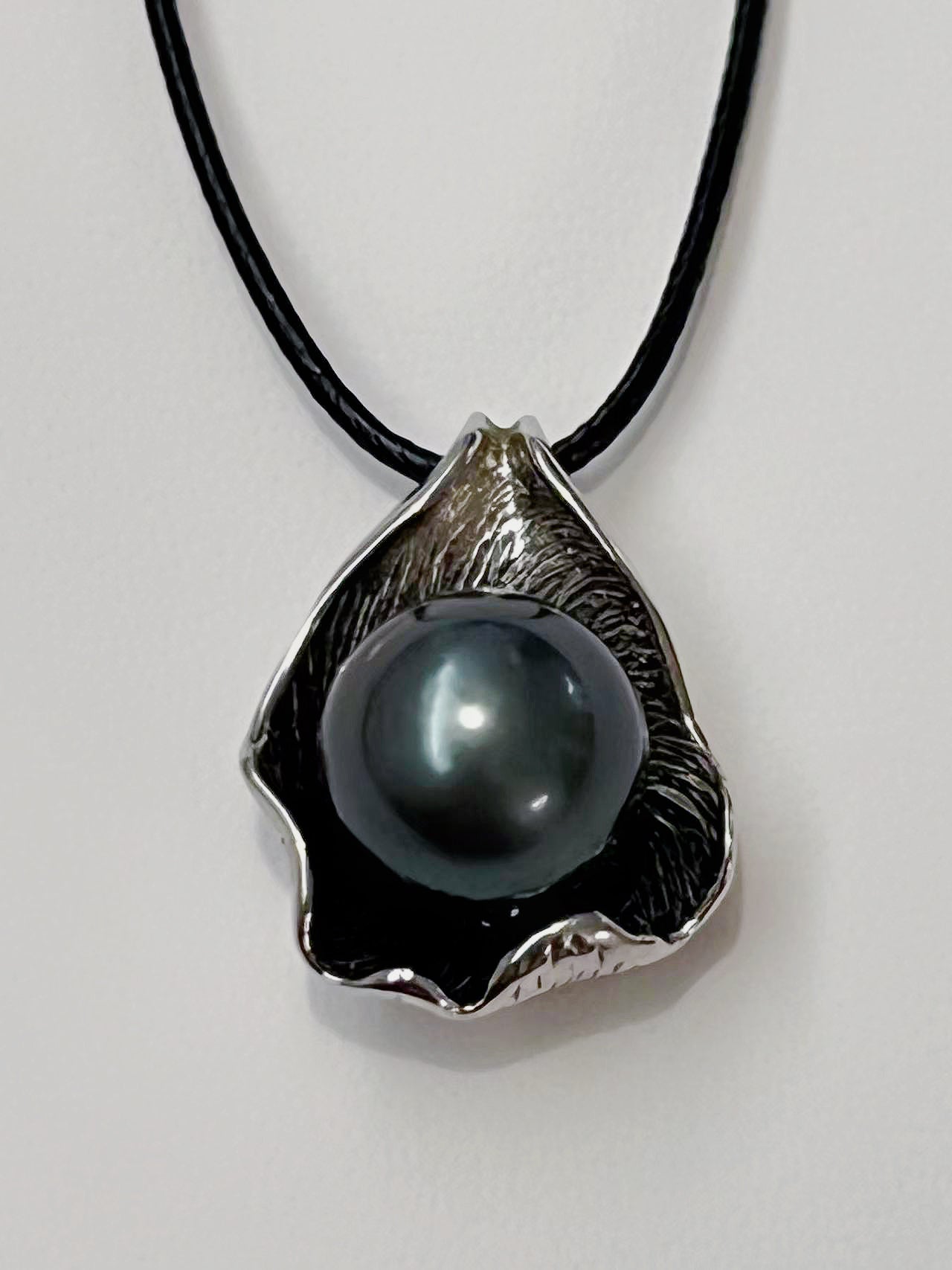 ‘Cthulhu Mythos’ Antiques Seawater Pearl Pendant Collection