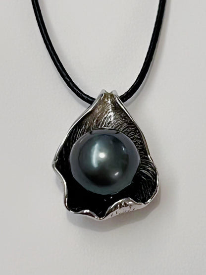 ‘Cthulhu Mythos’ Antiques Seawater Pearl Pendant Collection