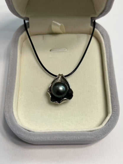 ‘Cthulhu Mythos’ Antiques Seawater Pearl Pendant Collection