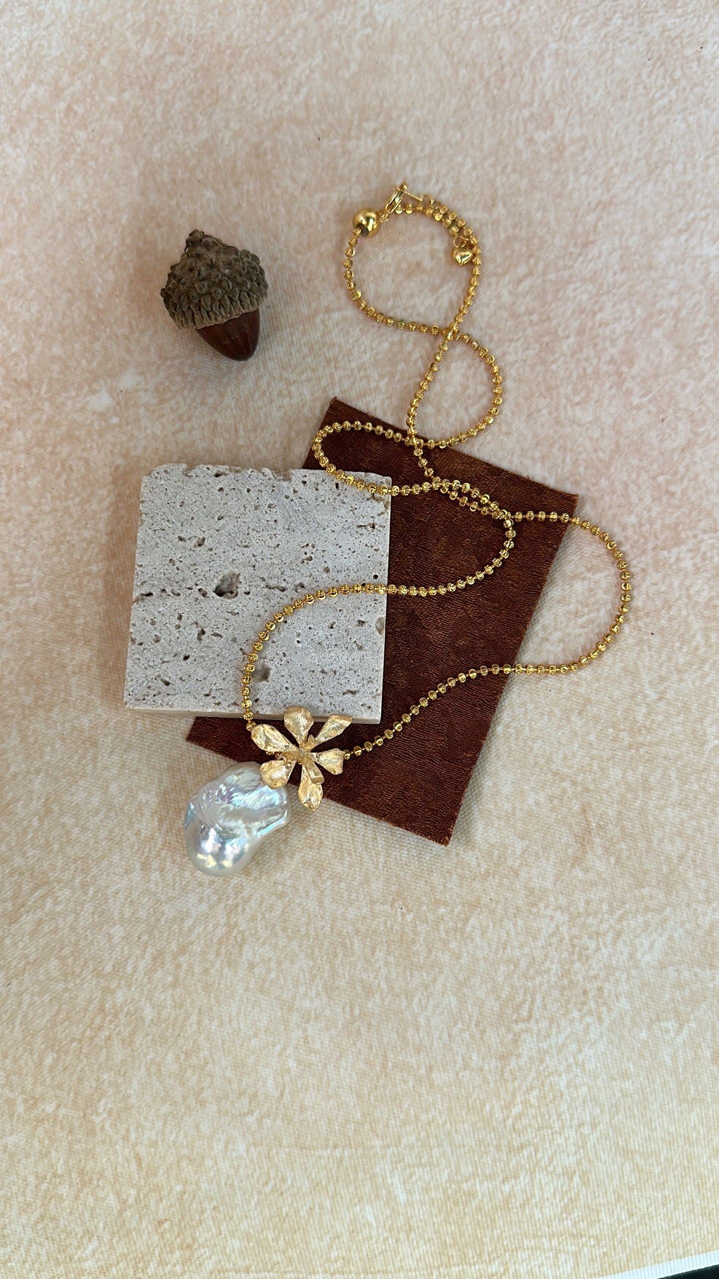 Golden Years: Gold-Toned Vintage-Style Floral Aurora Baroque Necklace