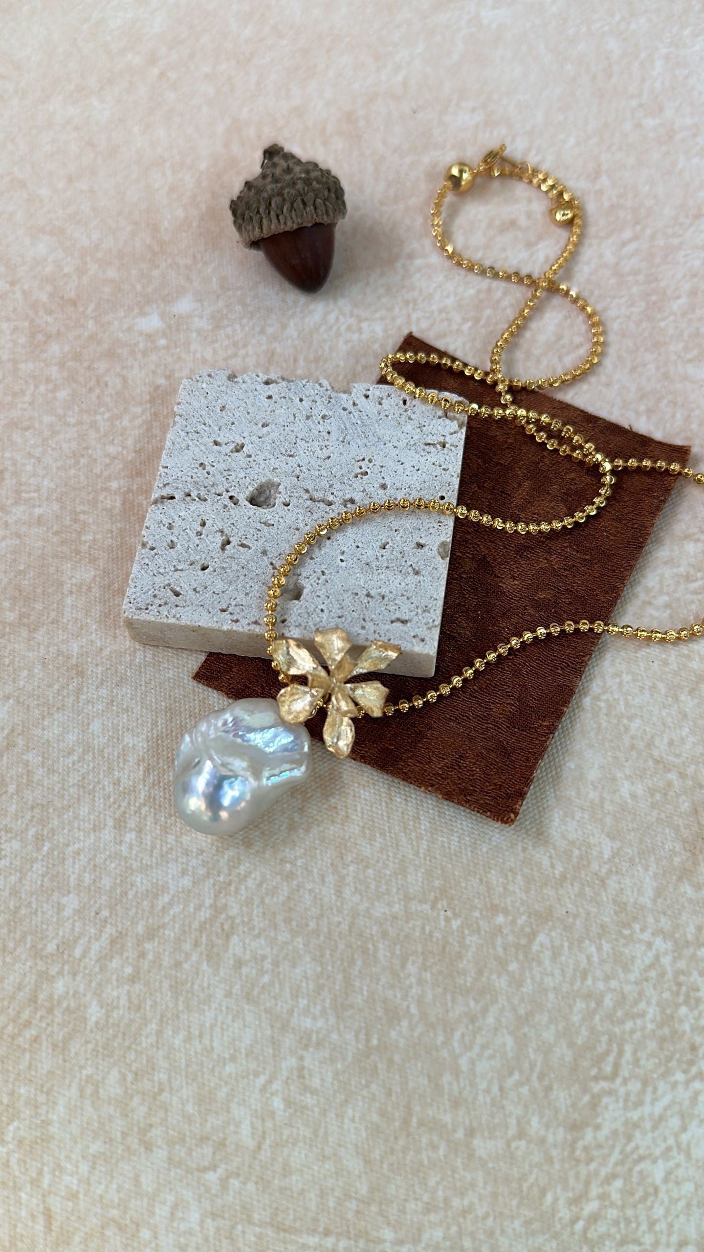 Golden Years: Gold-Toned Vintage-Style Floral Aurora Baroque Necklace