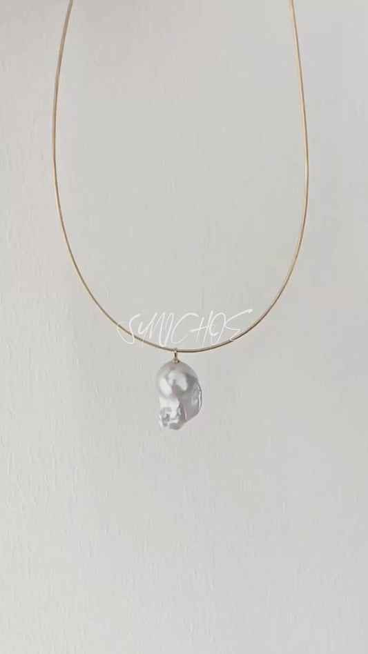 White Blood little bird Baroque Necklace